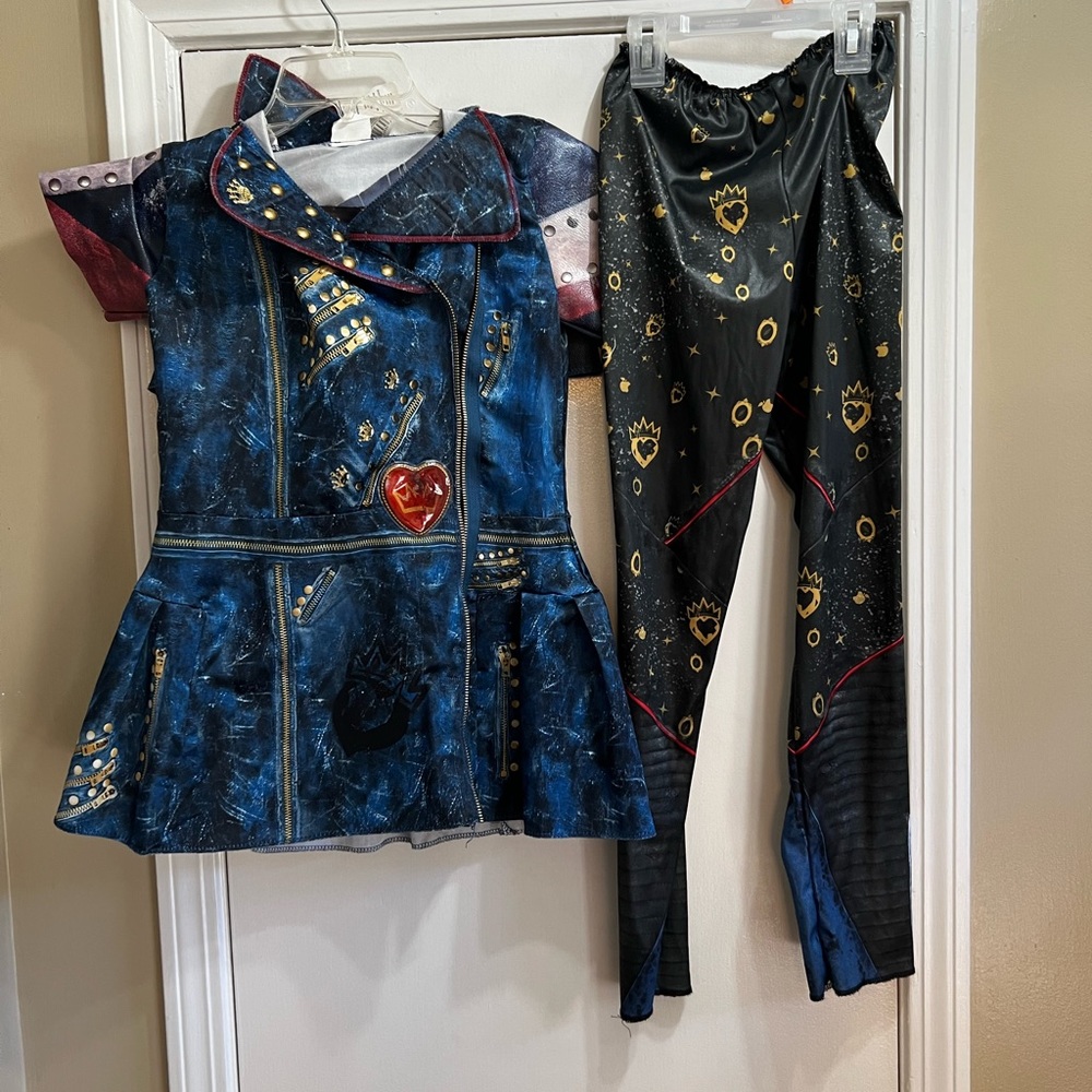 Descendants 2 Evie costume